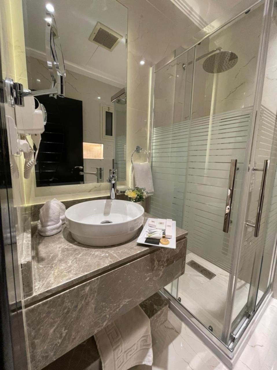 شقق خاصه بطابع حديث وفندقي - تسجيل ذاتي Private Apartments With Modern Vibes - Self Checkin Riade Exterior foto
