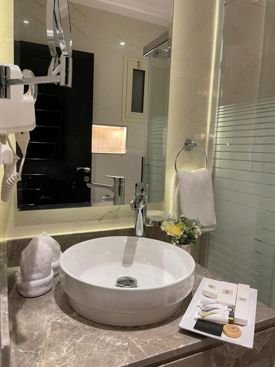 شقق خاصه بطابع حديث وفندقي - تسجيل ذاتي Private Apartments With Modern Vibes - Self Checkin Riade Exterior foto