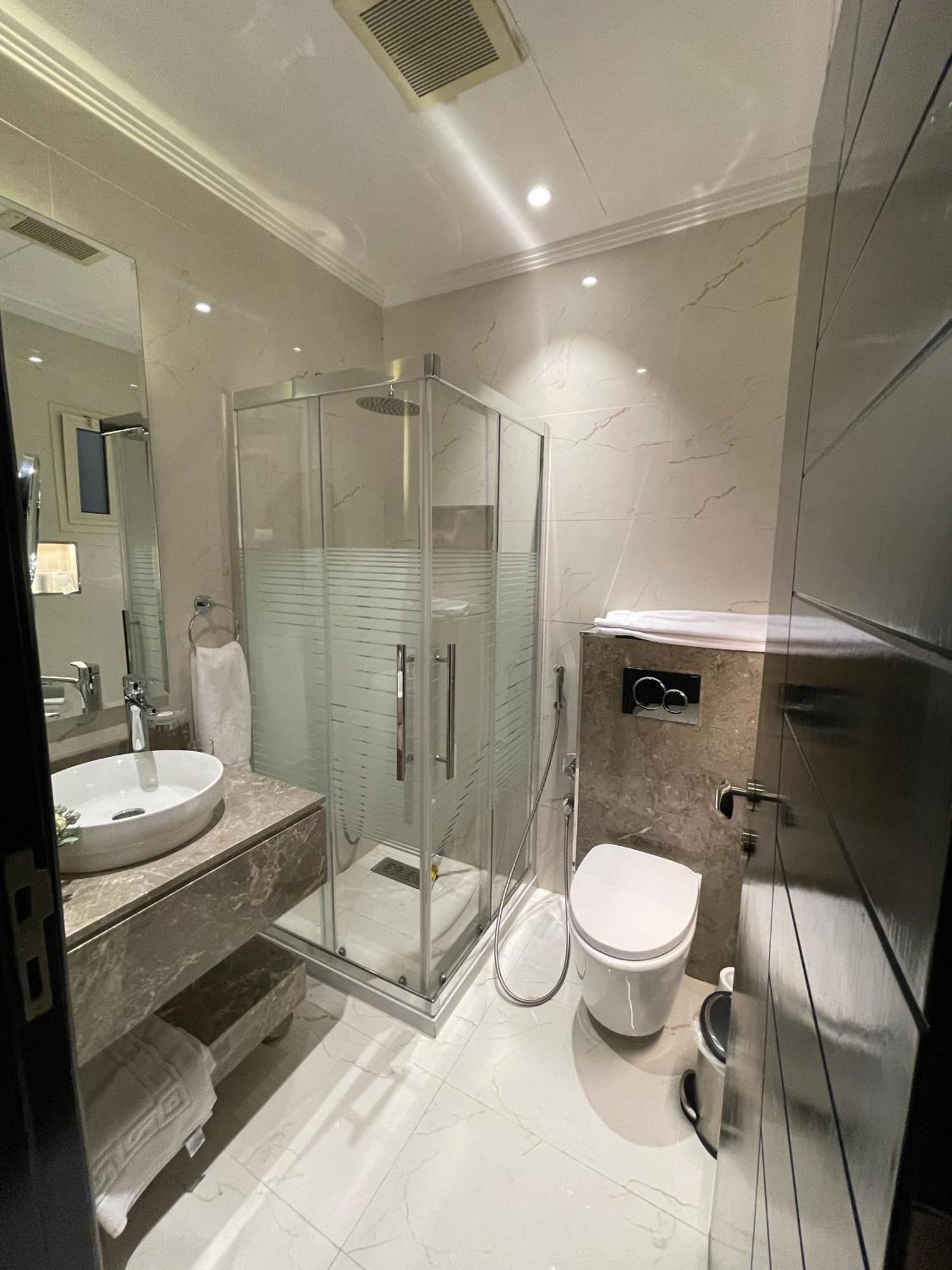شقق خاصه بطابع حديث وفندقي - تسجيل ذاتي Private Apartments With Modern Vibes - Self Checkin Riade Exterior foto