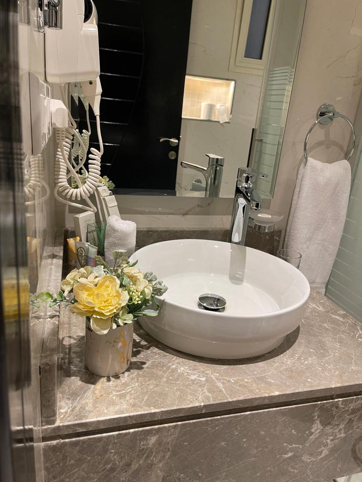 شقق خاصه بطابع حديث وفندقي - تسجيل ذاتي Private Apartments With Modern Vibes - Self Checkin Riade Exterior foto