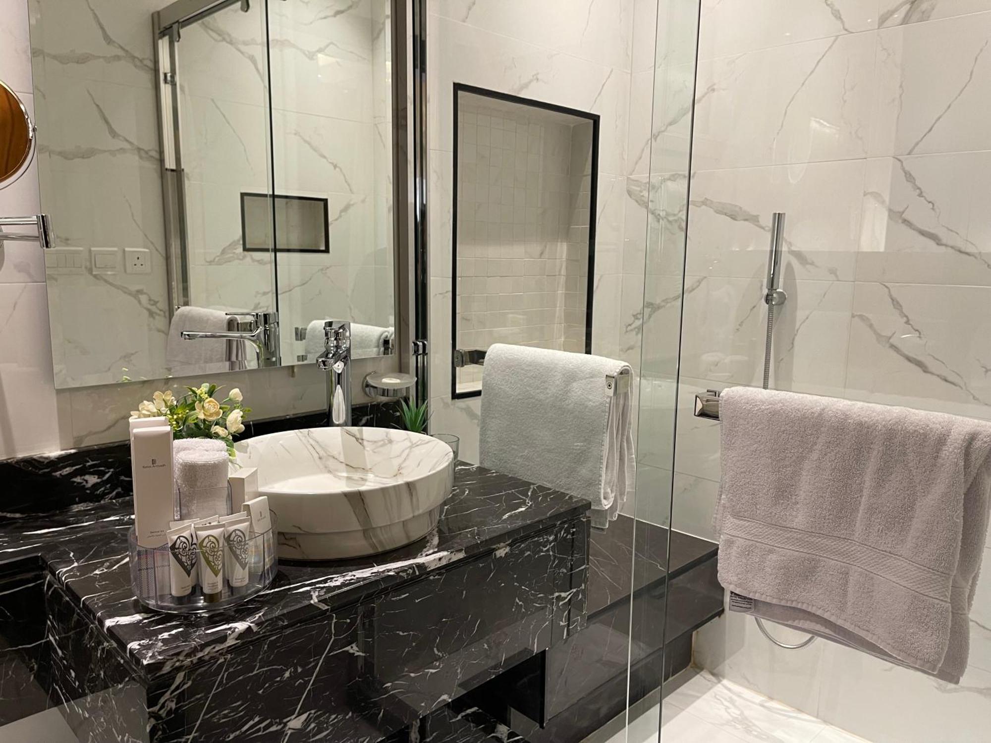 شقق خاصه بطابع حديث وفندقي - تسجيل ذاتي Private Apartments With Modern Vibes - Self Checkin Riade Exterior foto